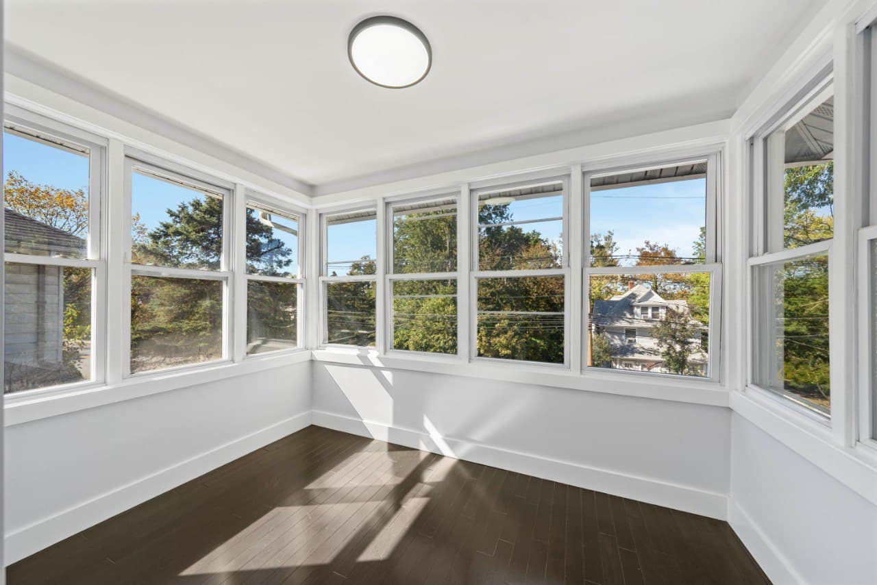 561 Grand Ave — 10.jpg