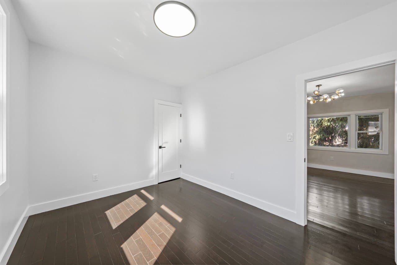 561 Grand Ave — 3.jpg