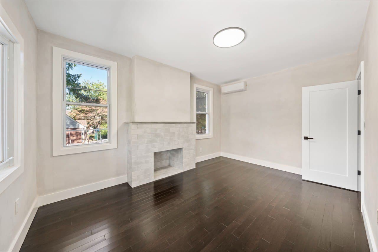 561 Grand Ave — 5.jpg