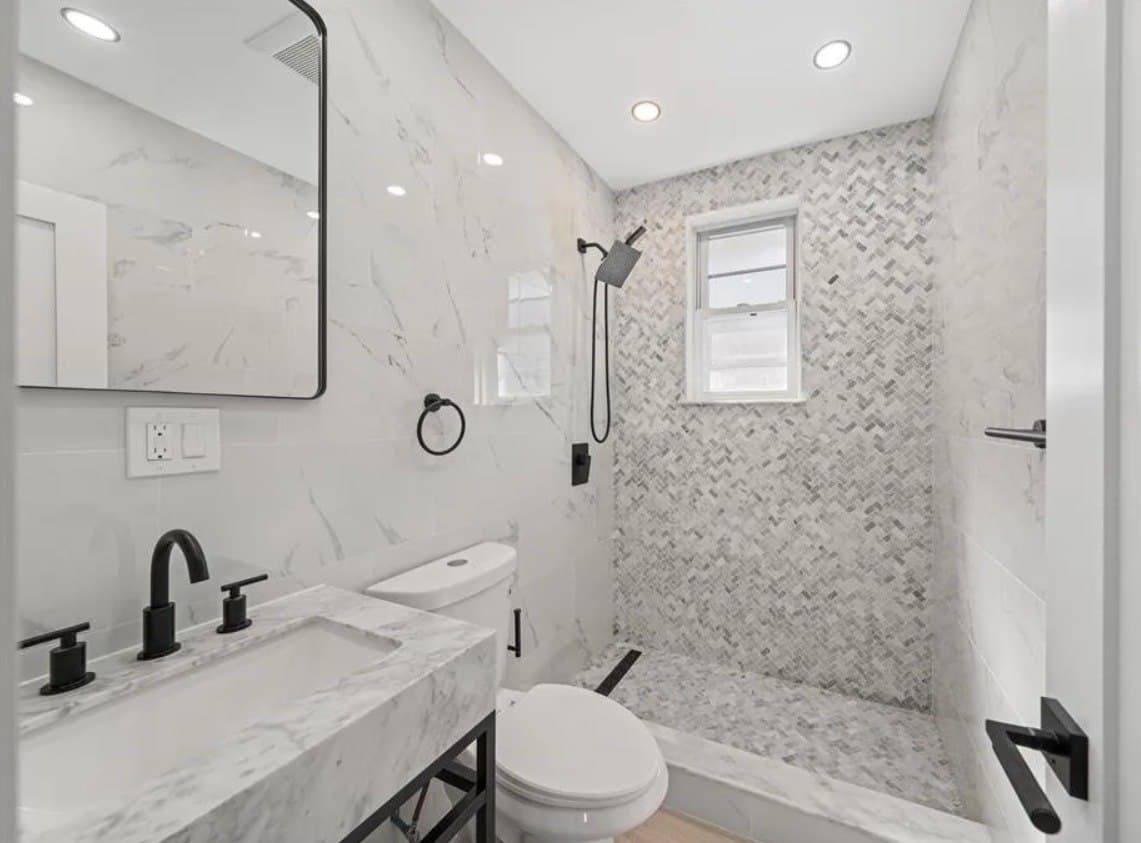 561 Grand Ave — 7.jpg